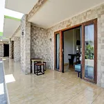 Oyo 3950 The Ratna Hotel